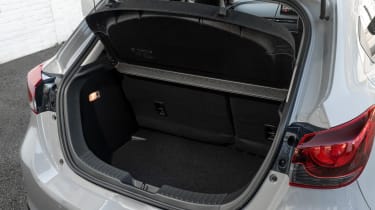 Mazda 2 outlet trunk cover